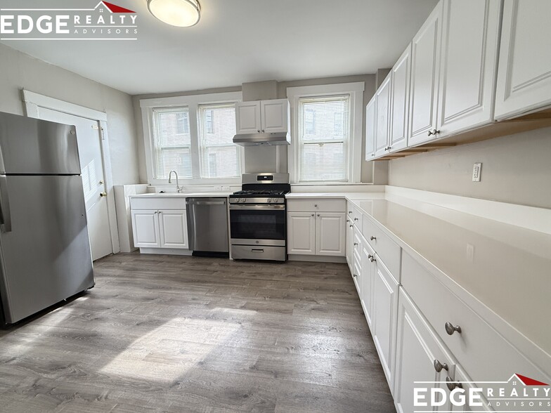 Building Photo - 1719 Commonwealth Ave