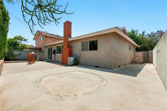 Building Photo - 413 E Bradrick Dr