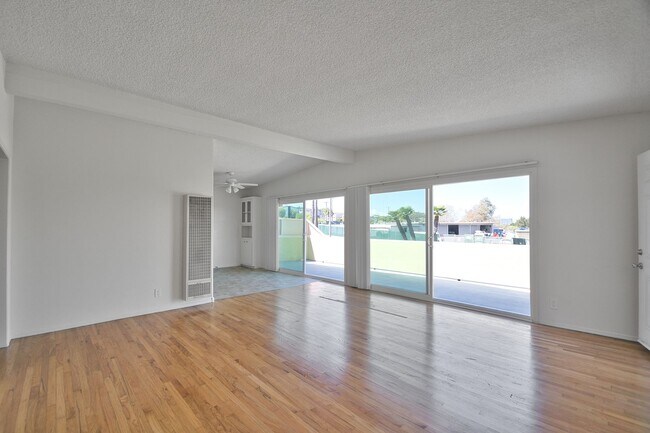 Building Photo - 1530 Manhattan Beach Blvd