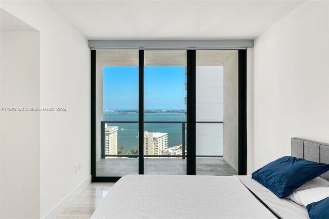 Building Photo - 1451 Brickell Ave