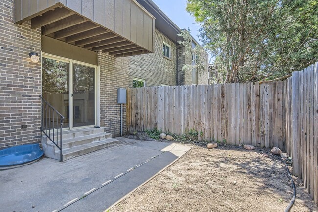 Building Photo - 1538 Chambers Dr