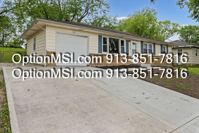 Building Photo - Welcome home to this beautifully updated 3-bedroom home in Kansas City, KS!