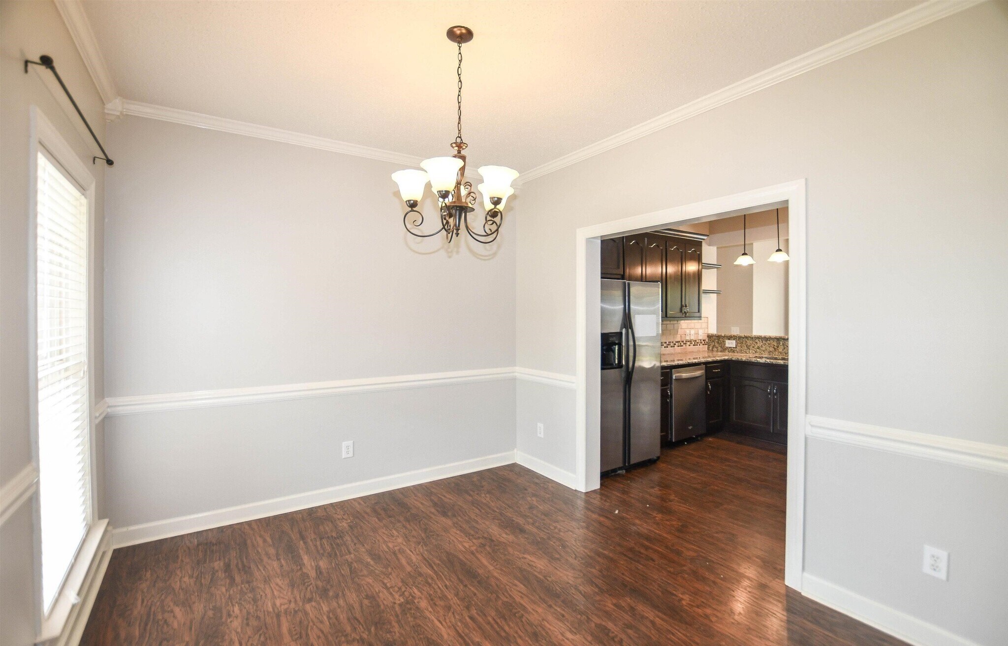 Building Photo - 105 Knotting Pl
