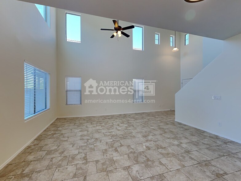 Building Photo - 17238 W Maui Ln