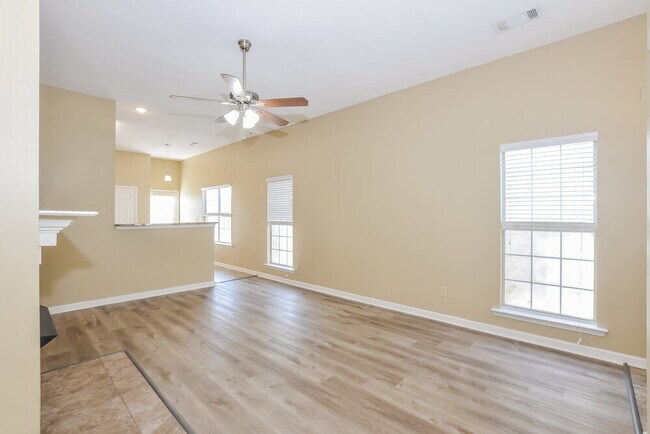 Building Photo - 6843 Mikayla Ln