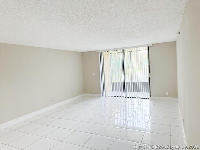 Building Photo - 2788 Tennis Club Dr
