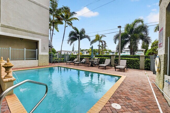 Building Photo - 616 SE 20th Ave