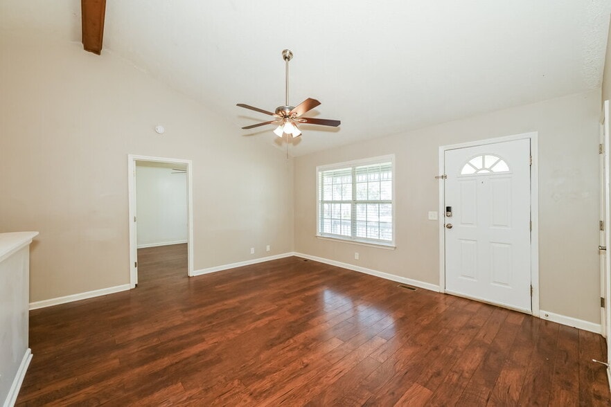 Building Photo - 4936 Deerhaven Dr