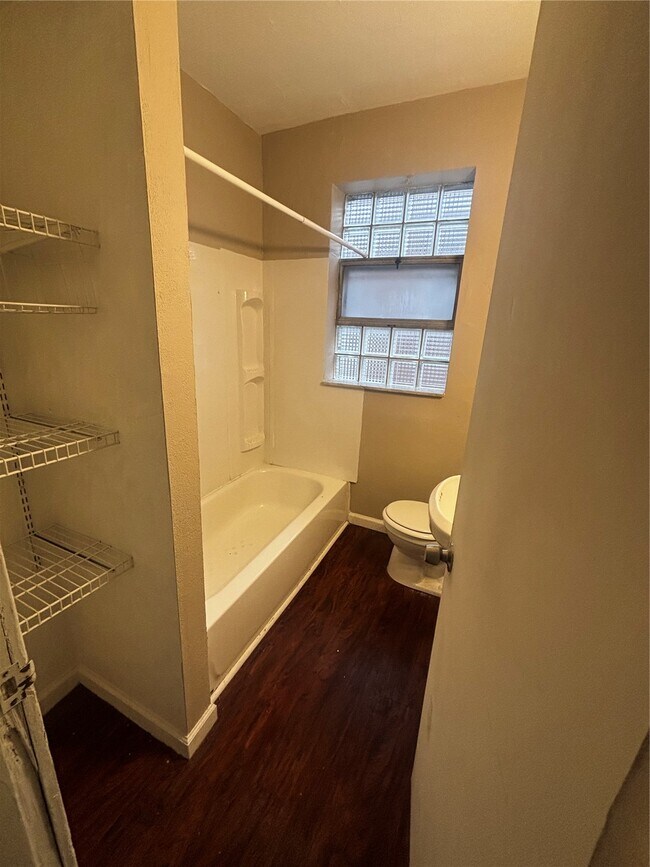 Building Photo - 5043 Alaska Ave