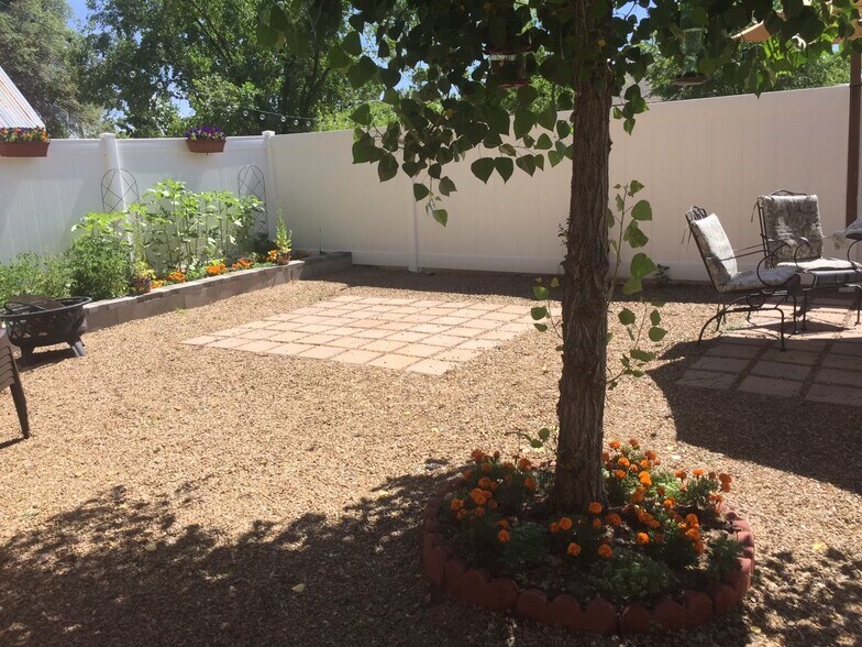 Primary Photo - 134 N Willow St