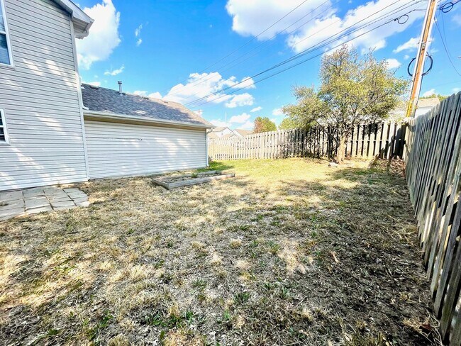 Building Photo - Spacious 3 Bedroom Home in South Columbia