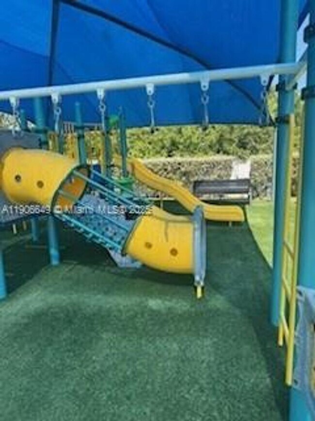 Building Photo - 1140 Lidflower St