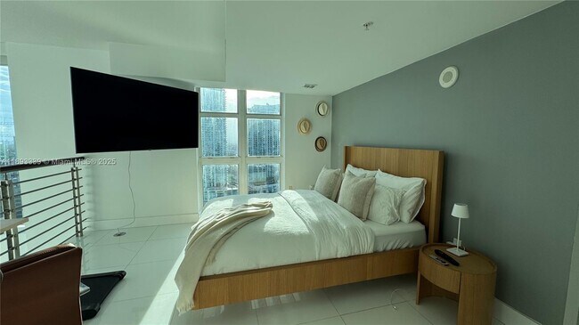 Building Photo - 41 SE 5th St