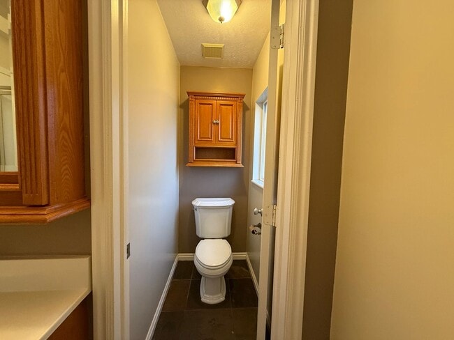 Building Photo - Spacious 5-Bedroom Home in Clinton!