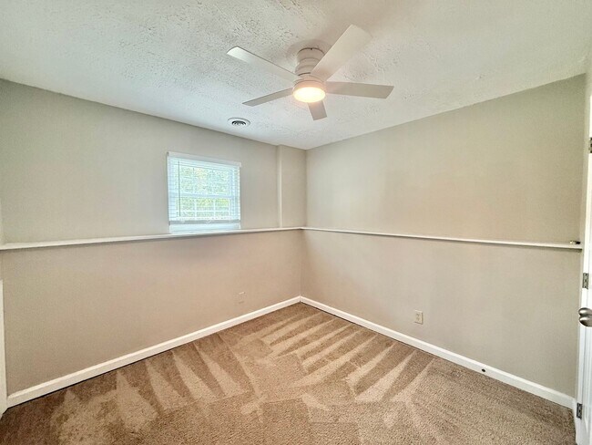Building Photo - 3610 Rawdon Dr