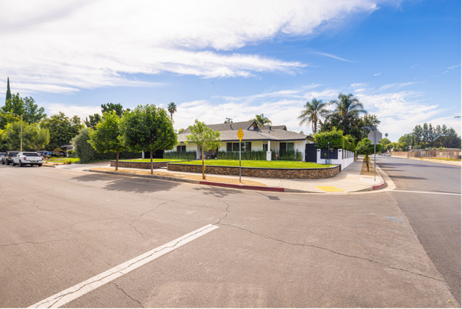 Building Photo - 22450 Hatteras St