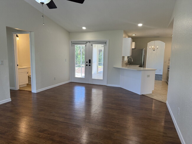 Building Photo - "3-Bedroom North Port Home!"