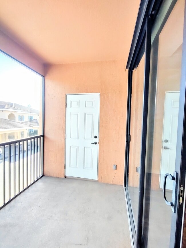 Building Photo - 300 Via Castilla