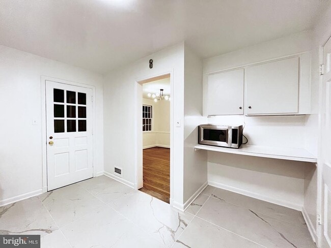 Building Photo - 5507 Chesterbrook Rd