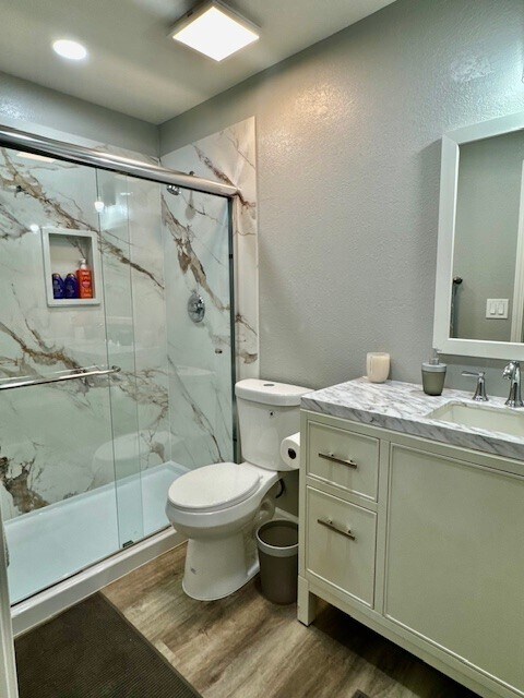 Building Photo - 5030 Valley Crest Dr