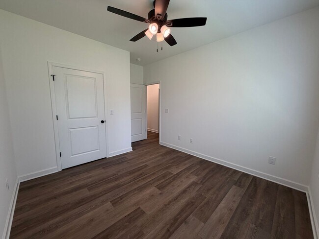 Building Photo - Brand New 3/2 House in Celanese- $1,995
