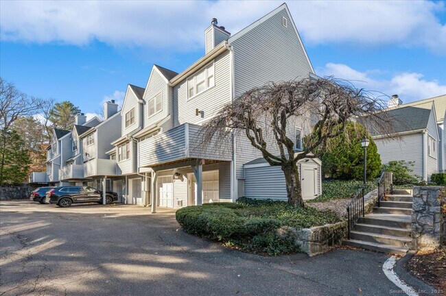 Building Photo - 66 Wilton Crest Rd