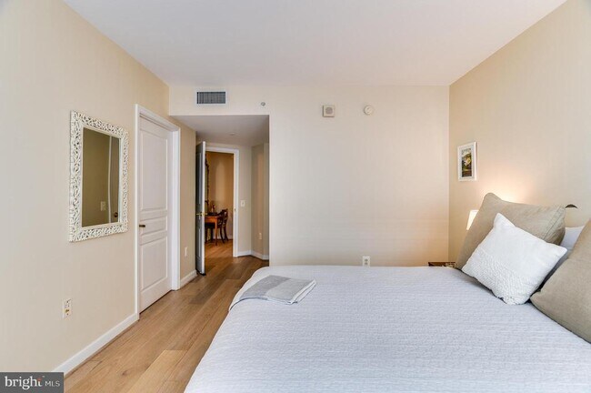 Building Photo - 631 D St NW