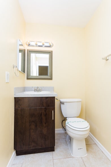 Building Photo - 1022 Jack Calhoun Dr