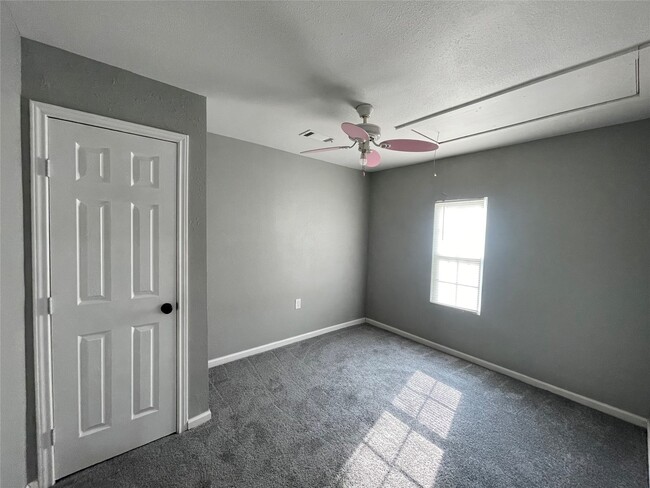 Building Photo - 2508 S Texas Ave