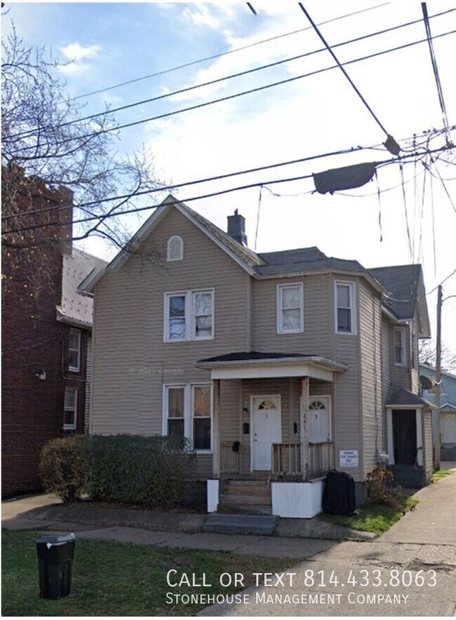 Building Photo - 241 E 10th St
