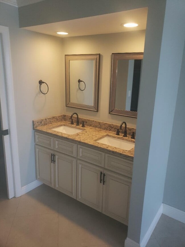 Building Photo - 200 Ocean Trail Way