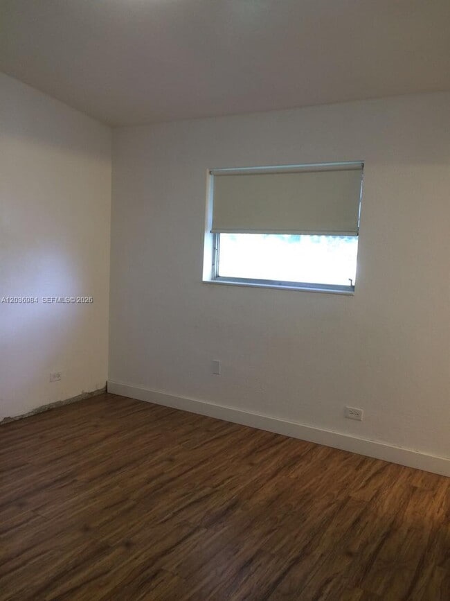 Building Photo - 621 SW 64th Way