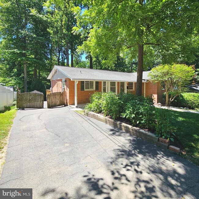 Building Photo - 8925 Falling Creek Ct