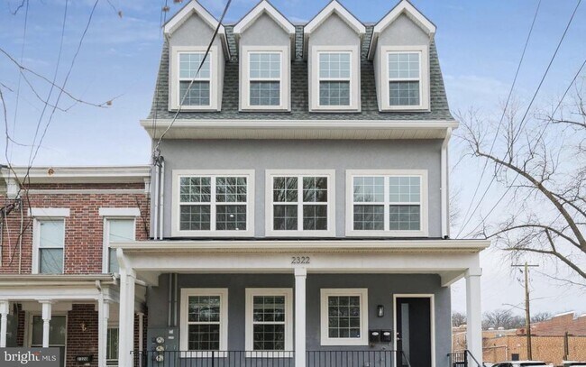 Building Photo - 2322 Shannon Pl SE