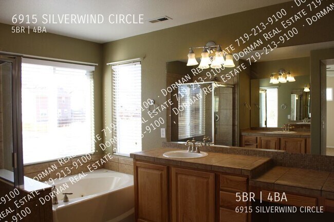 Building Photo - 6915 Silverwind Cir