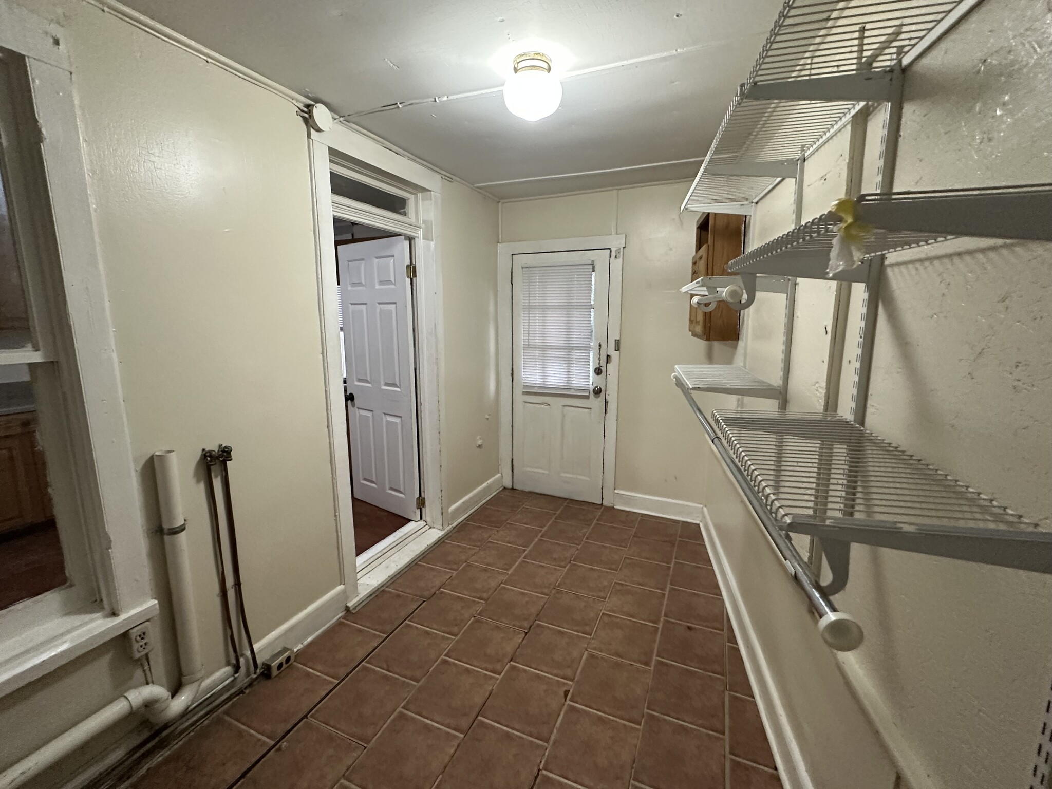 Laundry 1 - 143 N Potomac St
