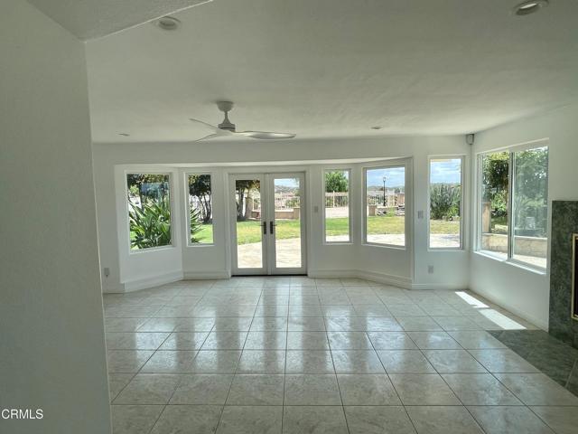Building Photo - 1148 Colina Vista