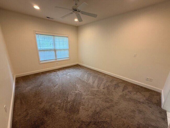 Building Photo - Charming 3-Bedroom Home in The Preserve at Oak Ridge – Resort-Style Amenities!