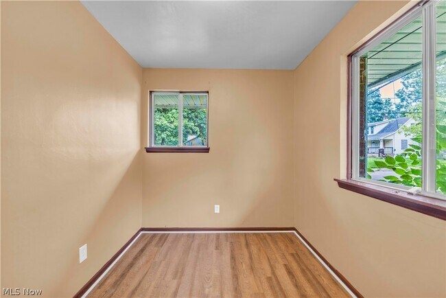 Building Photo - 1143 Santee Ave