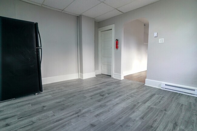 Building Photo - 501 N Eddy St
