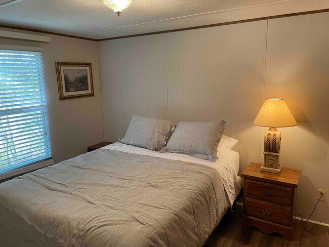 Building Photo - Lake Access Home For Rent Near Blue Creek Boat Ramp in Dover TN!