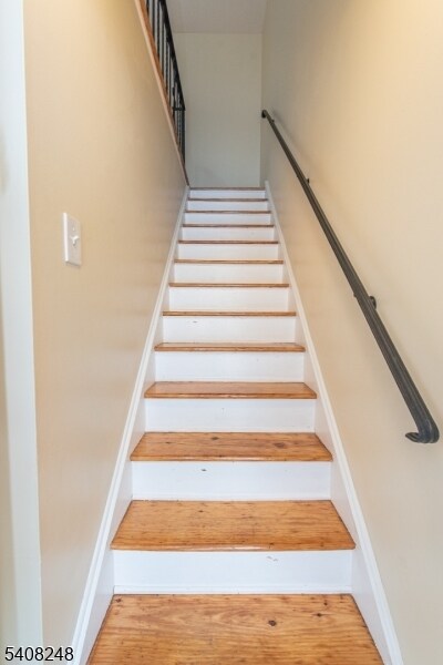 Building Photo - 20 Halsey Ave