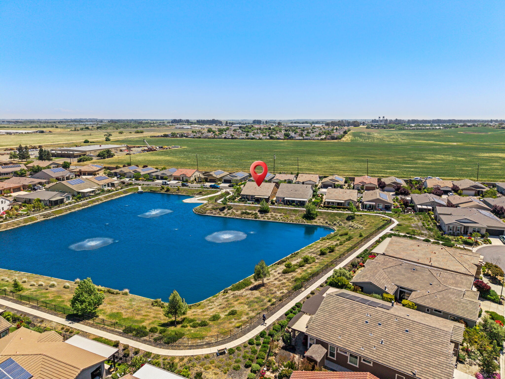 Building Photo - 377 Silver Ridge Dr