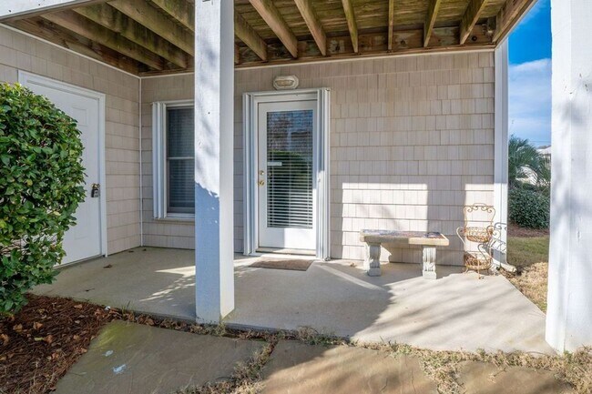 Building Photo - TIME TO SECURE A FURNISHED PROPERTY FOR THE FALL OF '26-SPRING OF '27