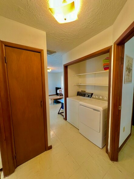 Building Photo - 3058 Tenorio Dr