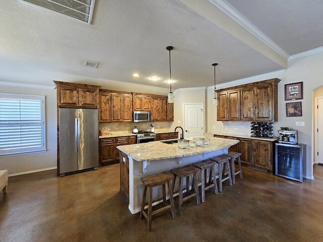 Building Photo - 6000 Rio Grande Ave