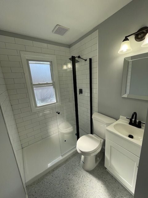 Building Photo - Renovated 2 bedroom home with large yard!