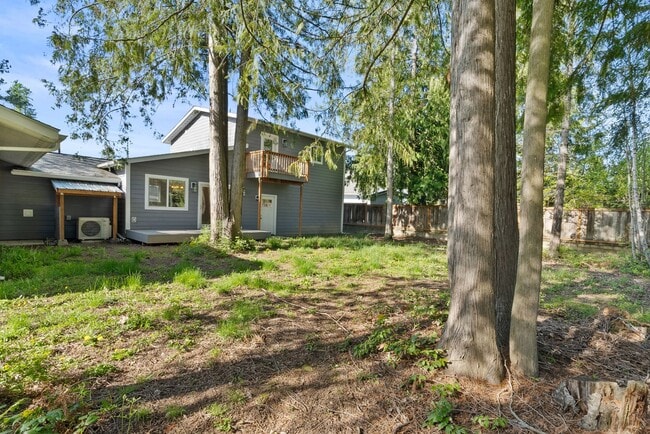 Building Photo - 900 Westwood Dr