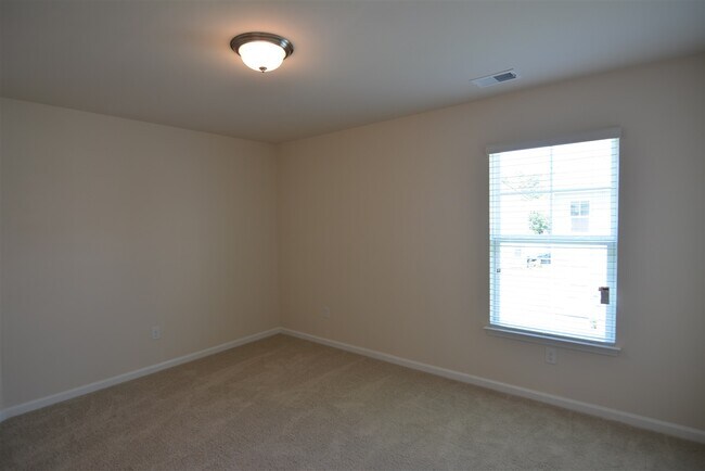 Building Photo - 1109 Fairway Ln