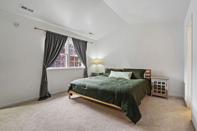 Building Photo - Park Flex Stays-Woodcroft Furnished Townho...